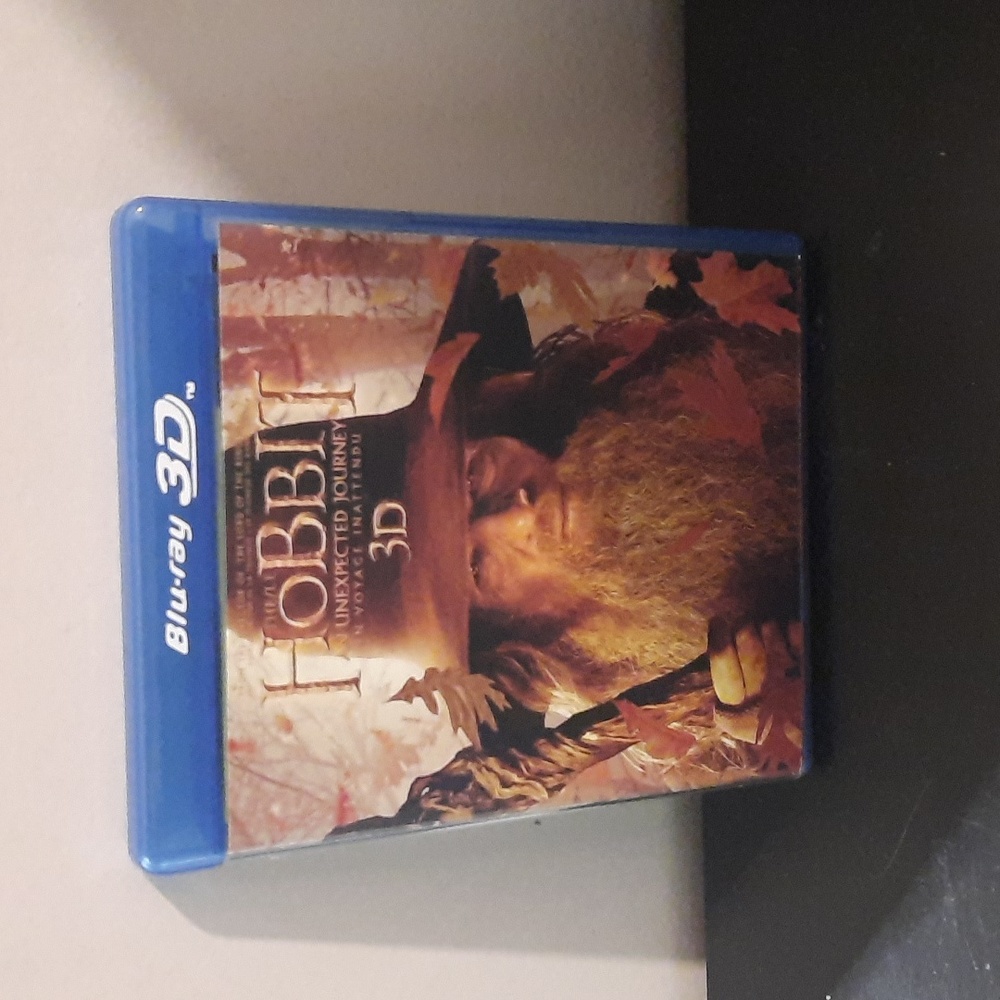 THE HOBBIT 3D Blu-ray Movie + Blu-ray + DVD + Special features